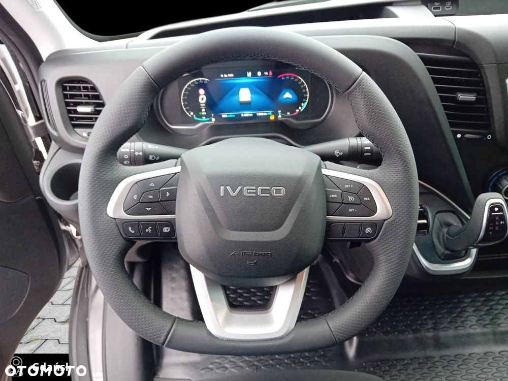 Iveco Daily 35S16A8 V L3H2 DEMO 50-lecie IVECO - 16