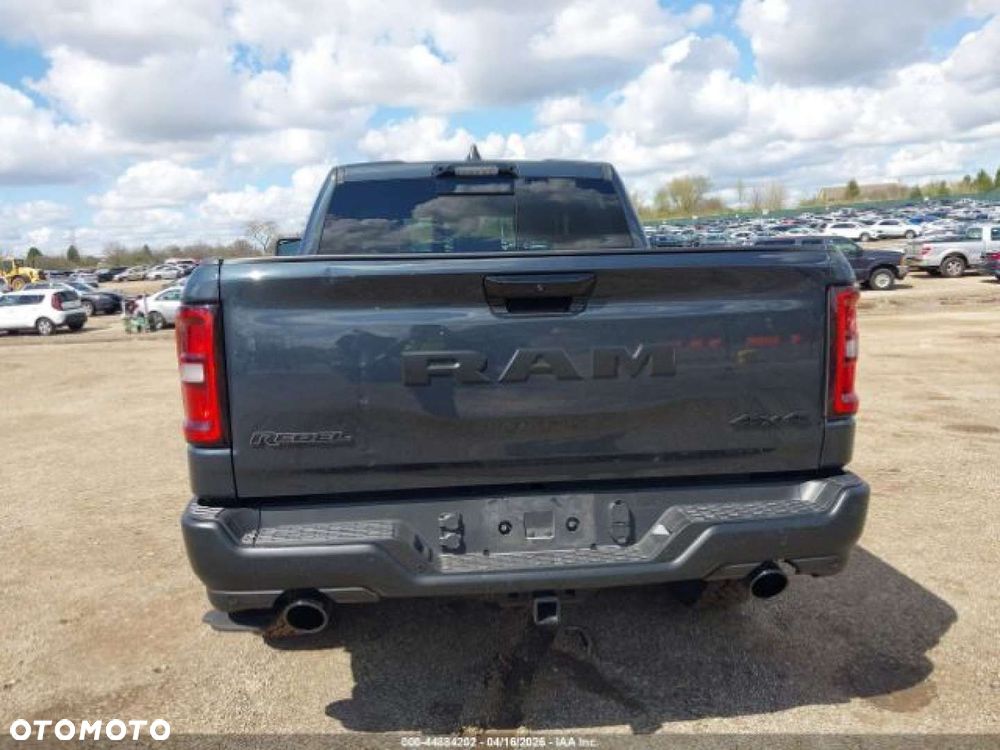 RAM 1500 - 4
