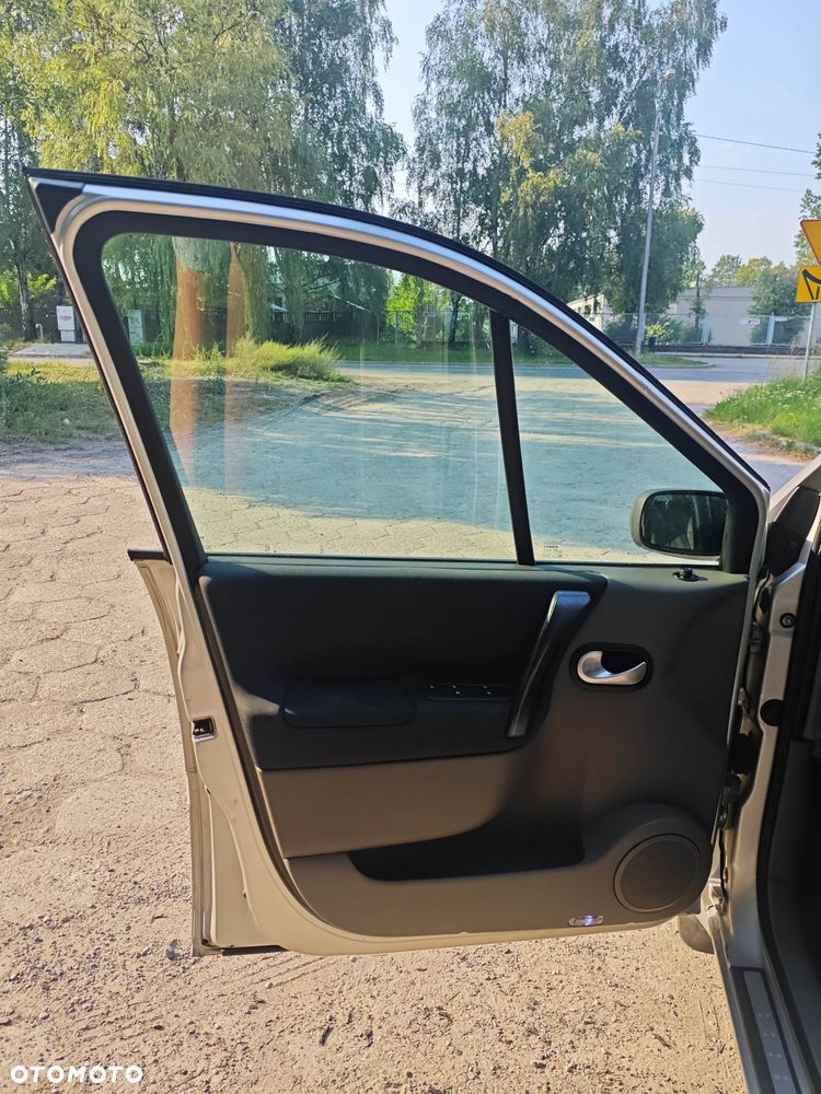 Renault Scenic 1.9 dCi Confort Authentique - 7