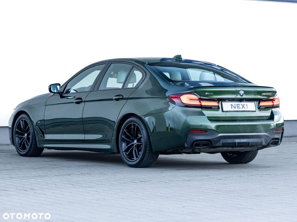 BMW Seria 5 M550i xDrive - 12