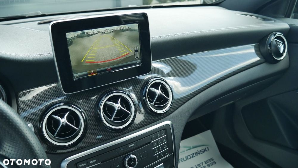 Mercedes-Benz CLA - 10