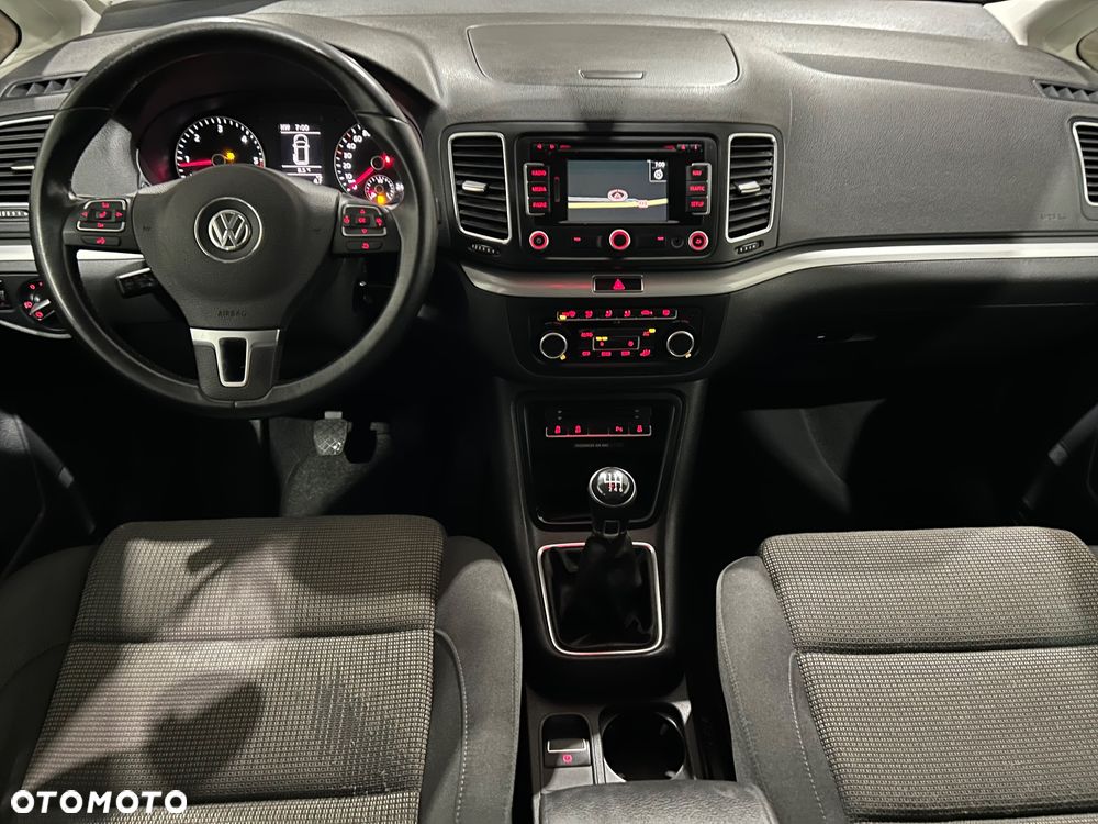 Volkswagen Sharan 2.0 TDI BlueMotion Technology Highline - 23