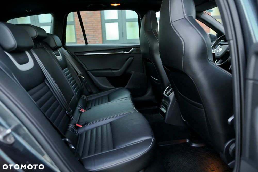 Skoda Octavia 2.0 TDI 4x4 RS Challenge DSG - 23