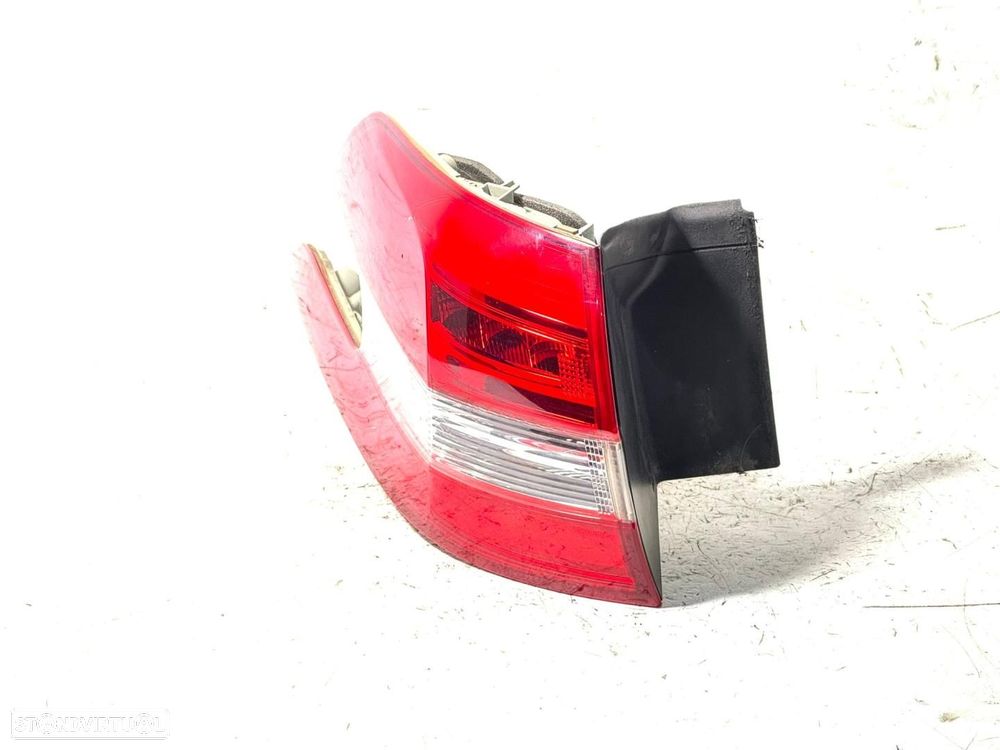 Farolim Esquerdo Trás PEUGEOT 308 SW II 9678093980 - 2