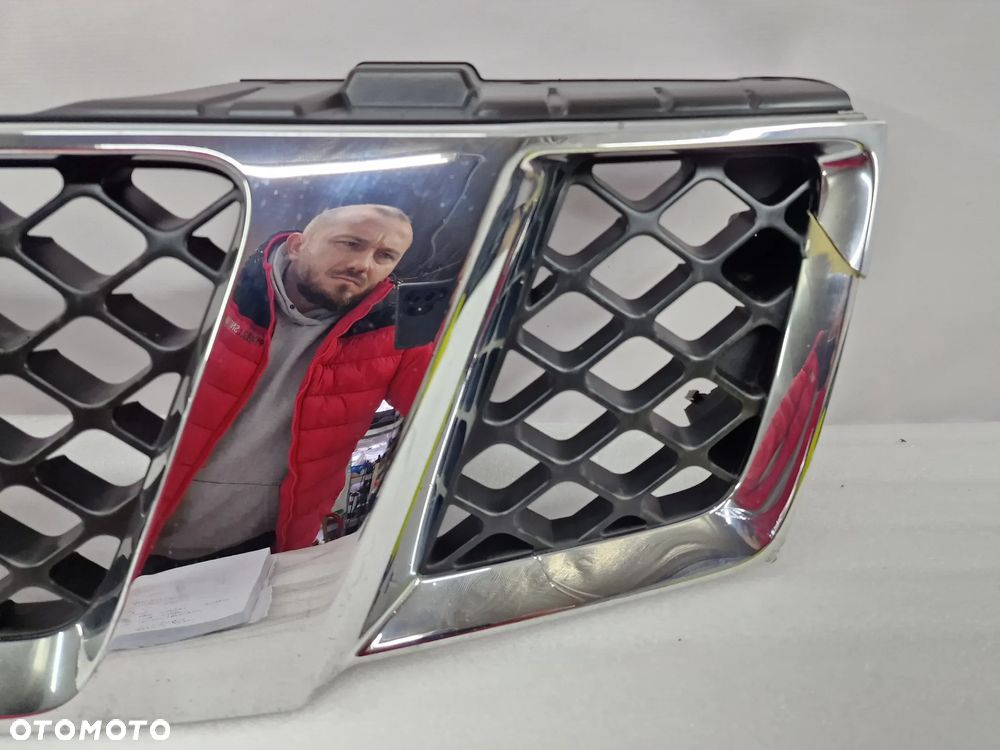 NISSAN NAVARA III D40 / PATHFINDER 05- ATRAPA / GRILL PRZEDNI PRZÓD , NR 62310EBXXX / 62310EB400 , NR AUKCJI GL333 - 6