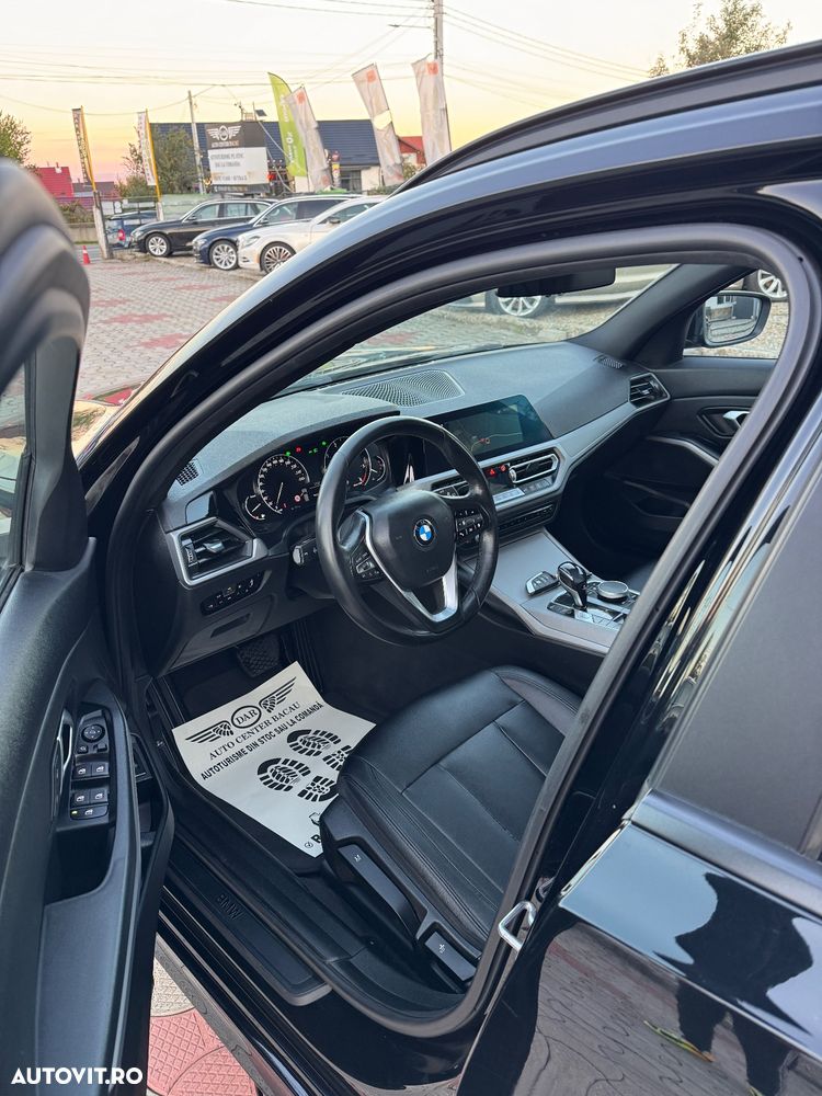 BMW Seria 3 320d Aut. Sport Line - 24