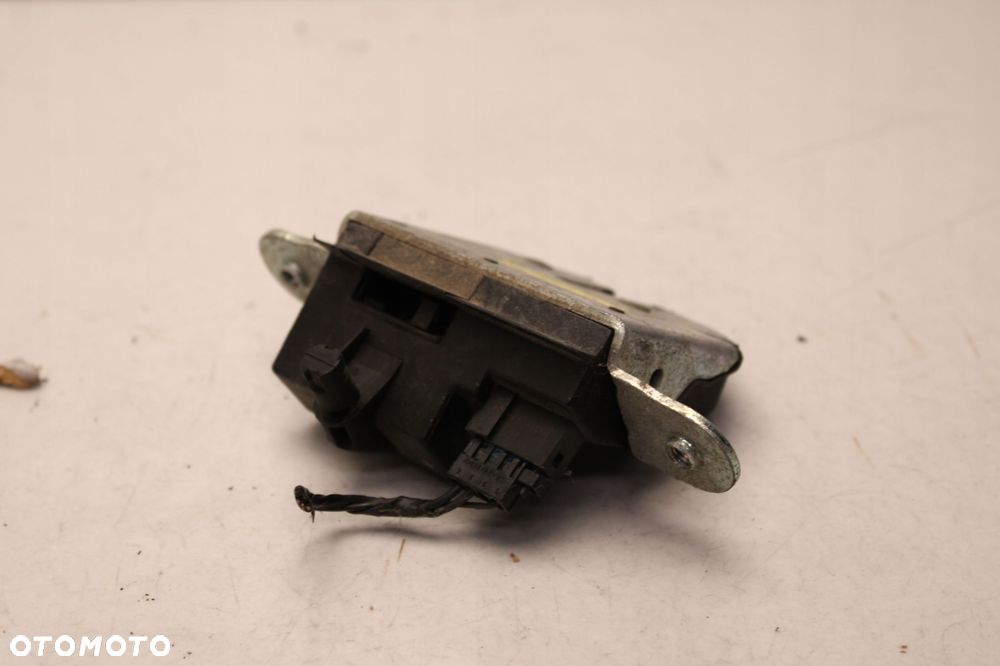 opel corsa e 14r- zamek klapy bagażnika tył tylny 13481535 - 2