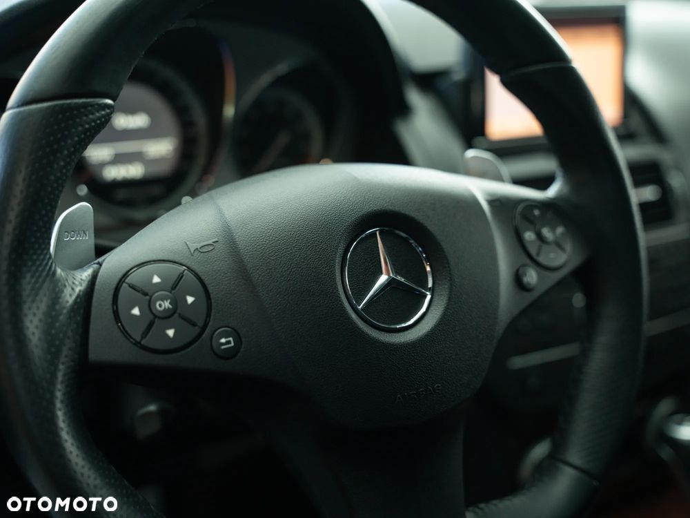 Mercedes-Benz Klasa C 63 AMG - 21