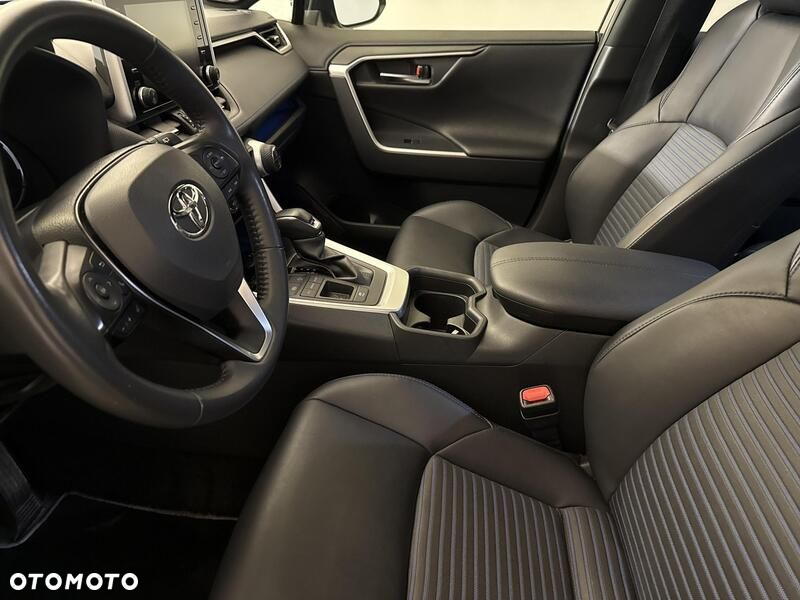 Toyota RAV4 - 11