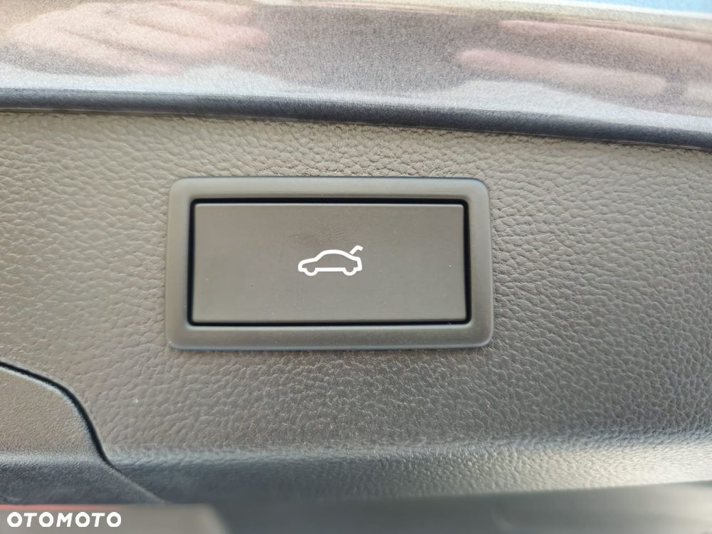 Volkswagen Passat - 36