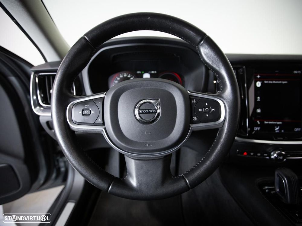 Volvo V60 2.0 T8 AWD TE Momentum - 13