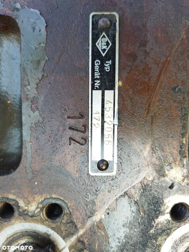 Koparka O&K - rozdzielacz hydrauliczny - 2