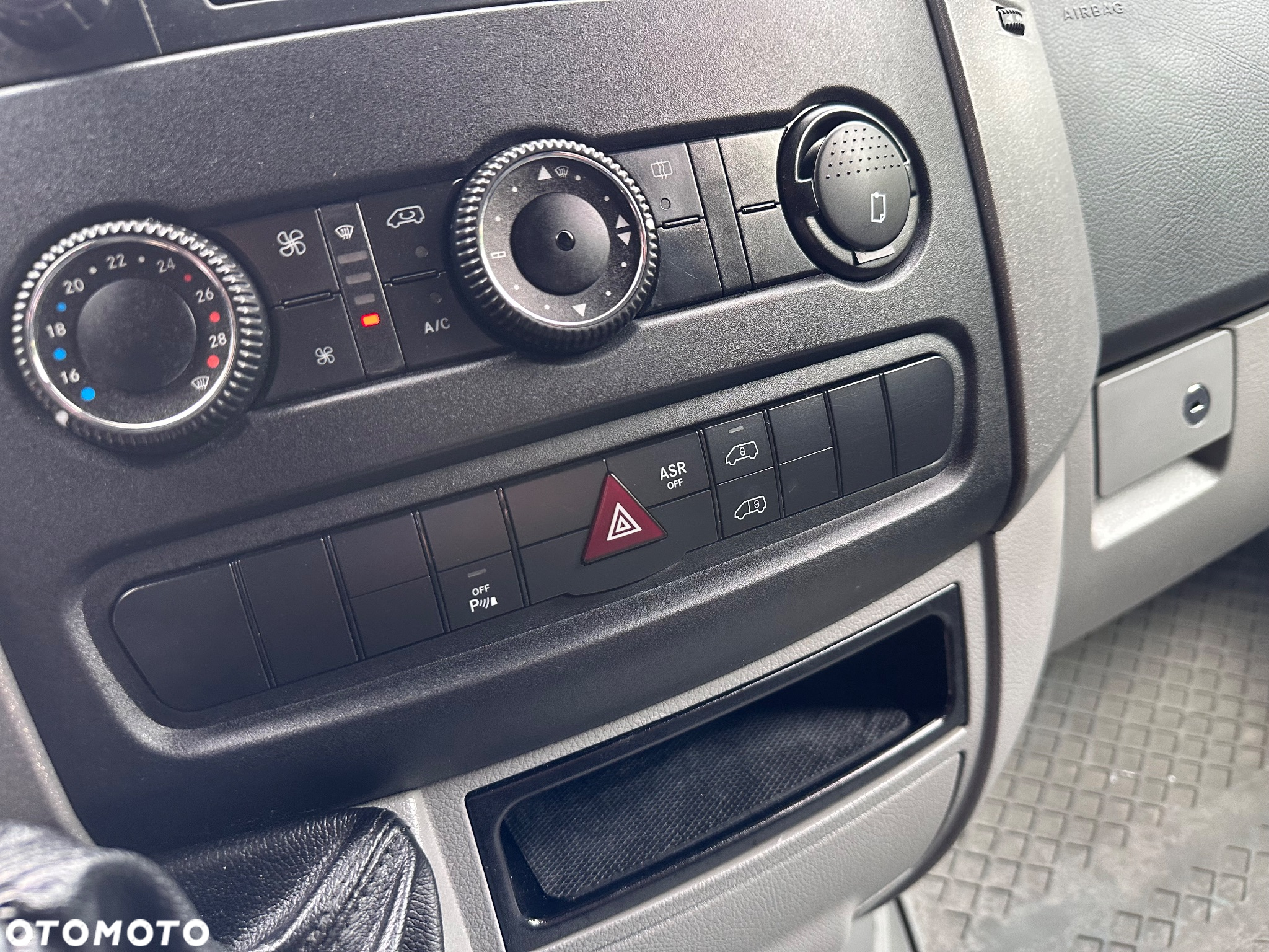 Mercedes-Benz SPRINTER - 16