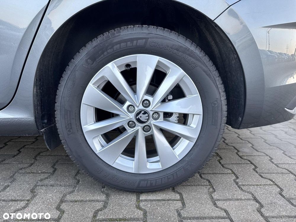 Skoda Scala 1.5 TSI Selection DSG - 33