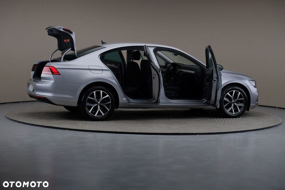 Volkswagen Passat - 6