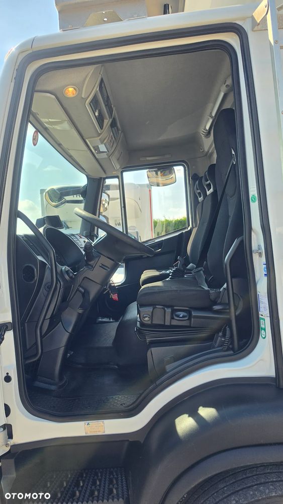 Iveco Eurocargo 160e25  Chłodnia 18epal  Winda  carrier1150 supra - 25