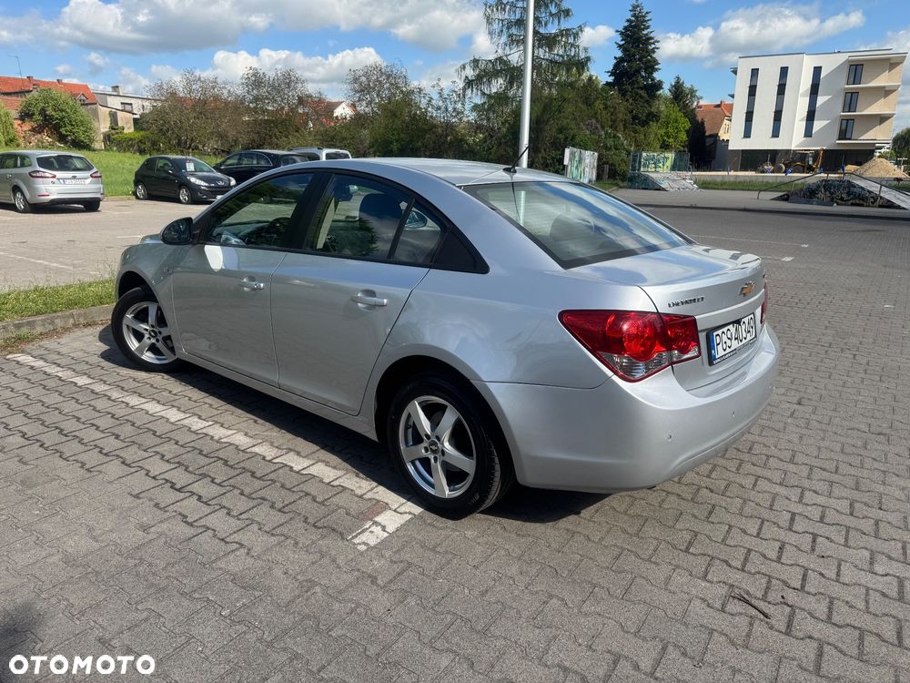 Chevrolet Cruze 1.6 LS - 1