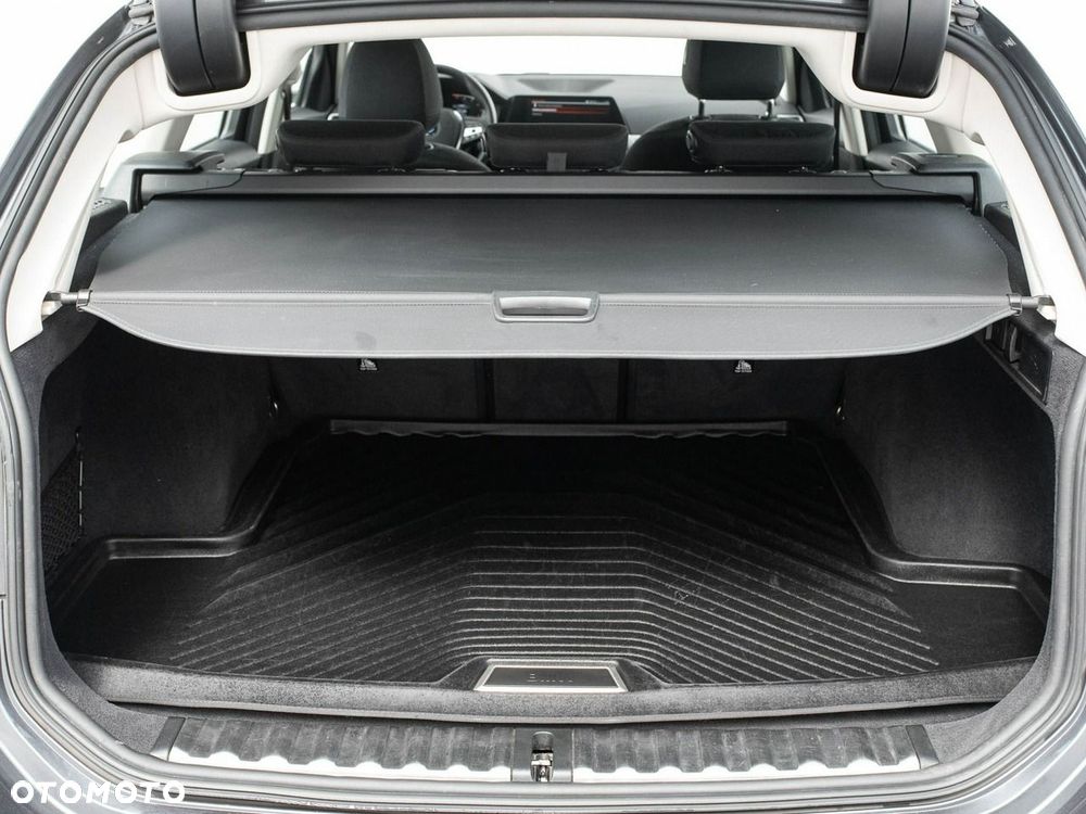 BMW Seria 3 318i - 25