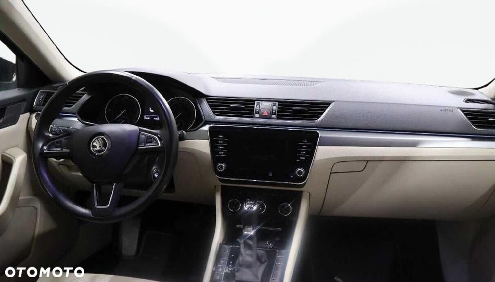 Skoda Superb 2.0 TDI 4x4 Style DSG - 6