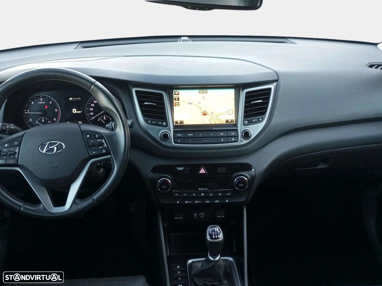 Hyundai Tucson 1.7 CRDi Executive - 10