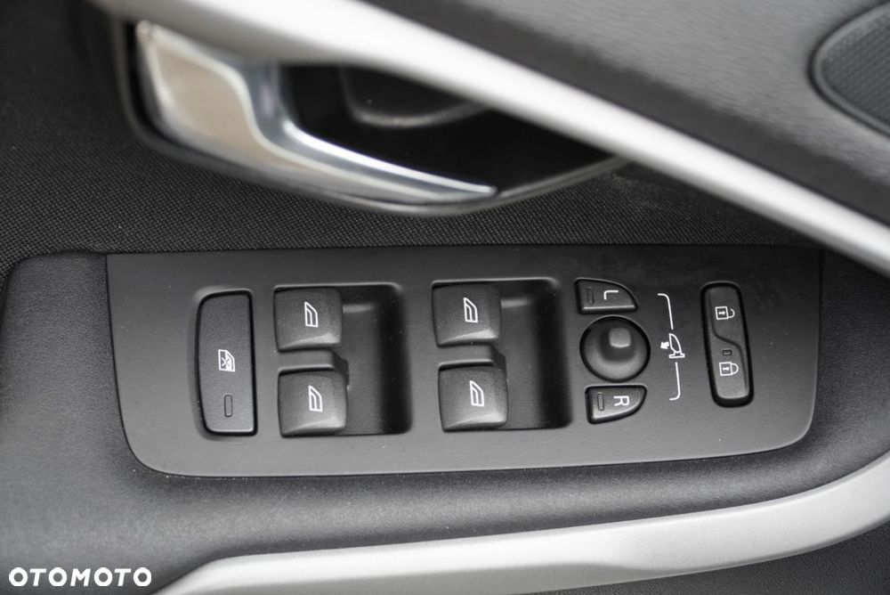 Volvo V40 T2 Geartronic Momentum - 17