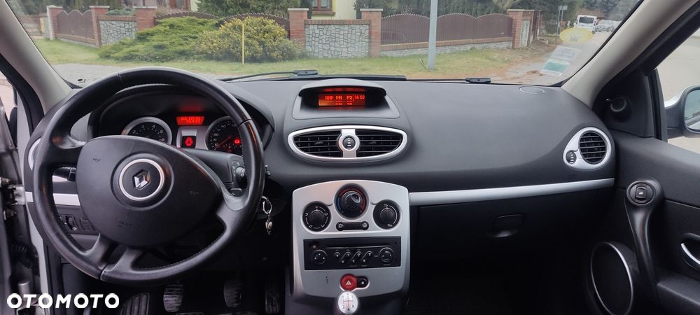 Renault Clio - 8