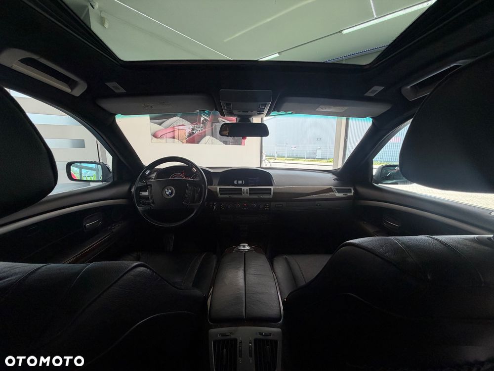 BMW Seria 7 745i - 23