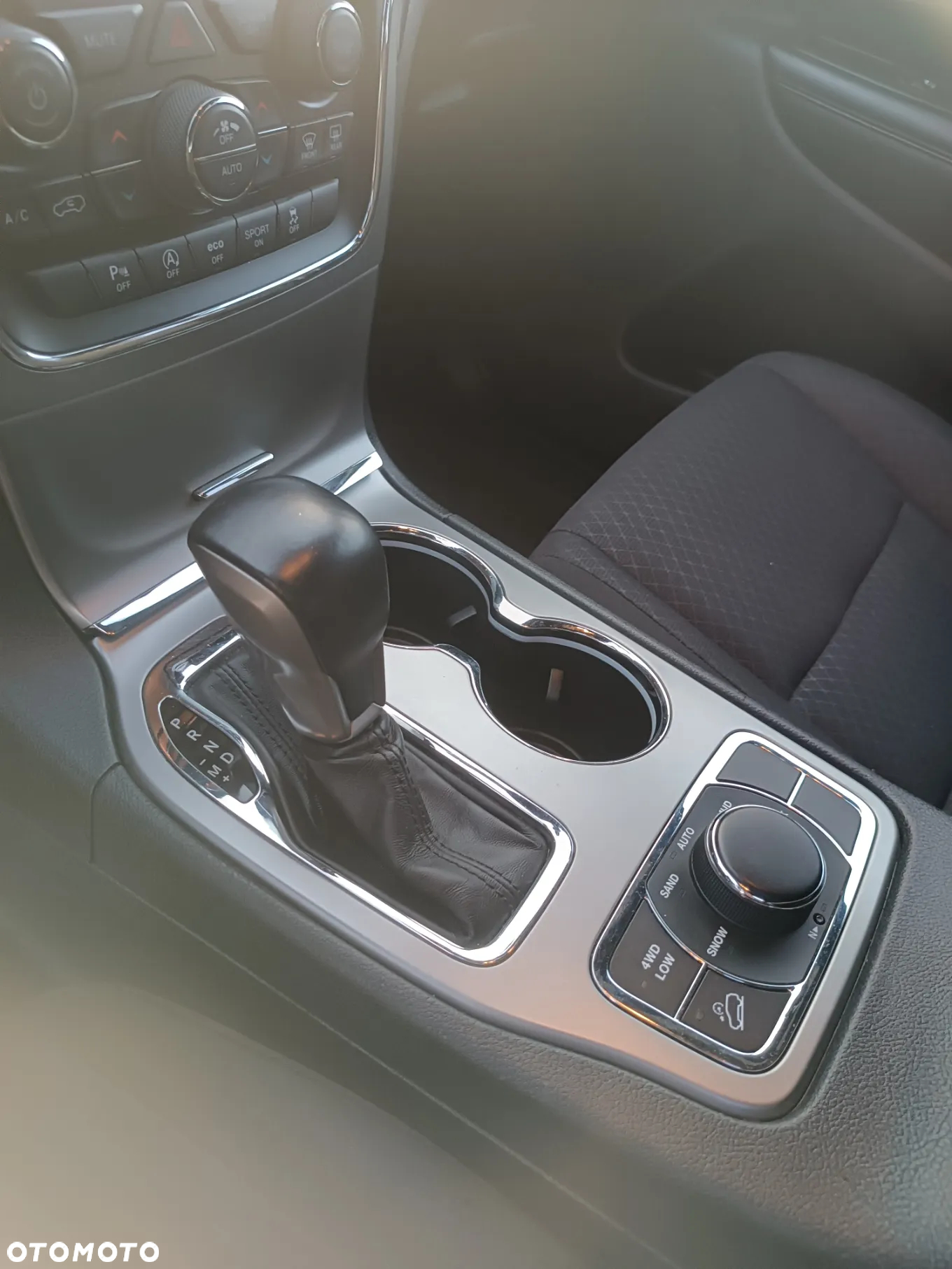 Jeep Grand Cherokee - 16