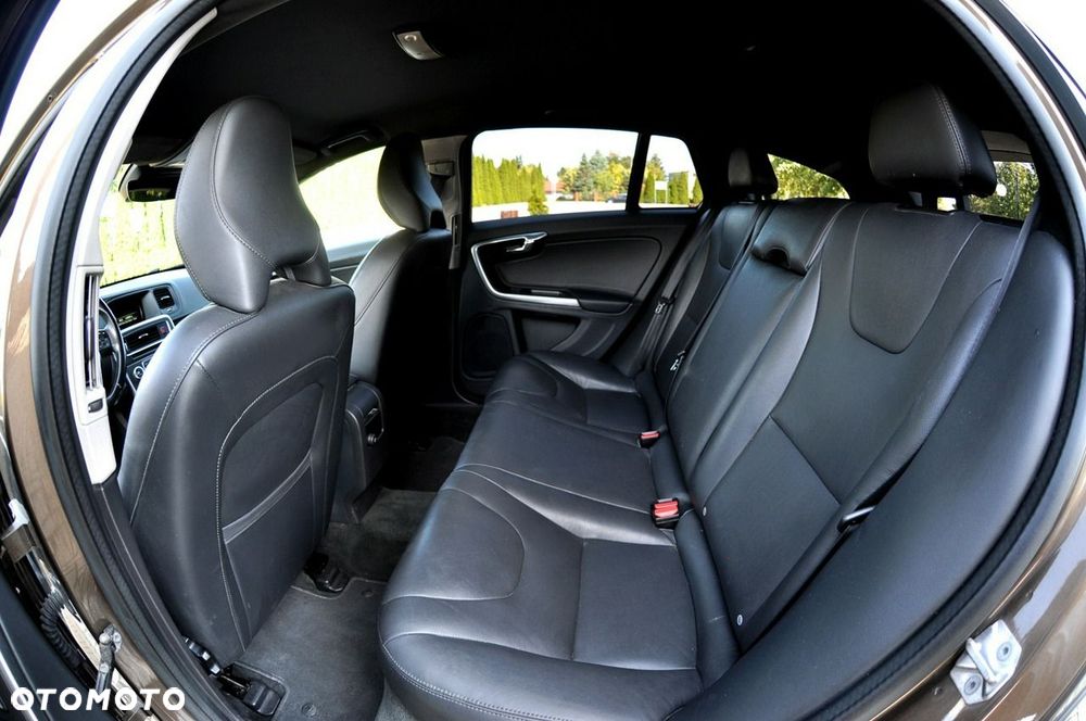 Volvo V60 Cross Country D3 Drive-E Momentum - 10