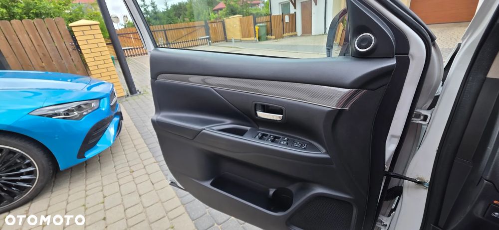 Mitsubishi Outlander 2.0 Instyle SDA 4WD CVT - 17