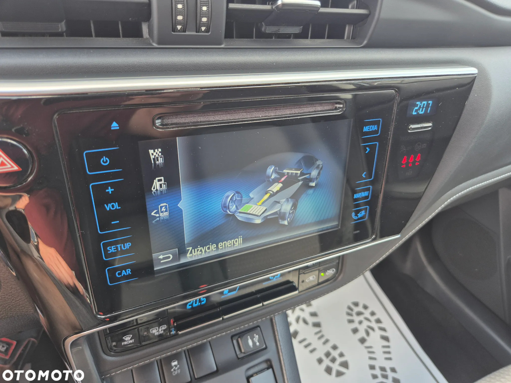 Toyota Auris 1.8 VVT-i Hybrid Automatik Design Edition - 29
