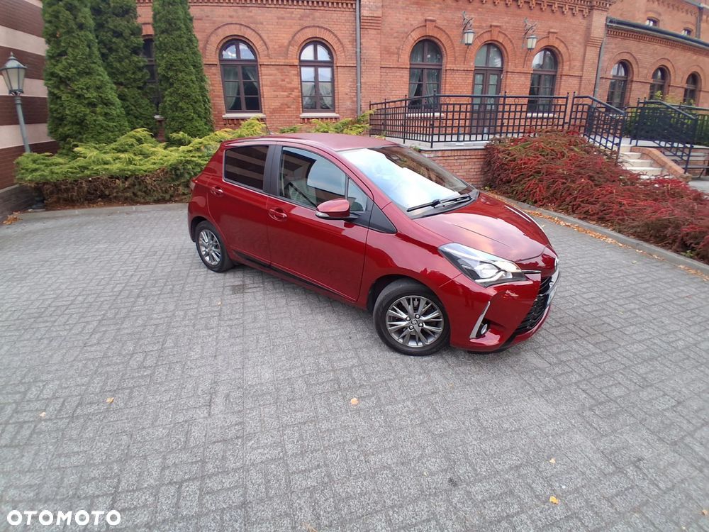 Toyota Yaris 1.5 Premium - 11