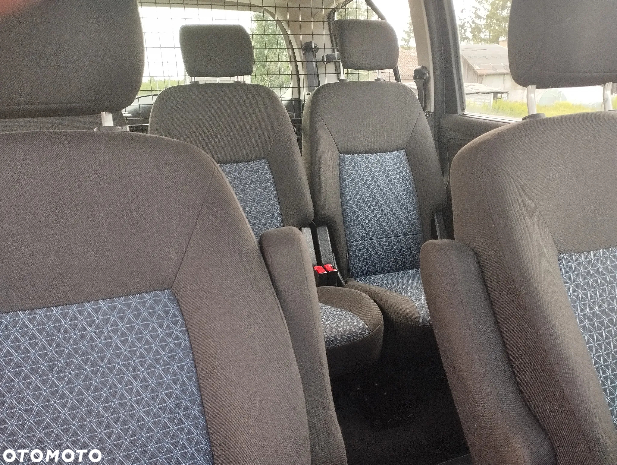 Ford Galaxy 2.0 Ambiente - 25