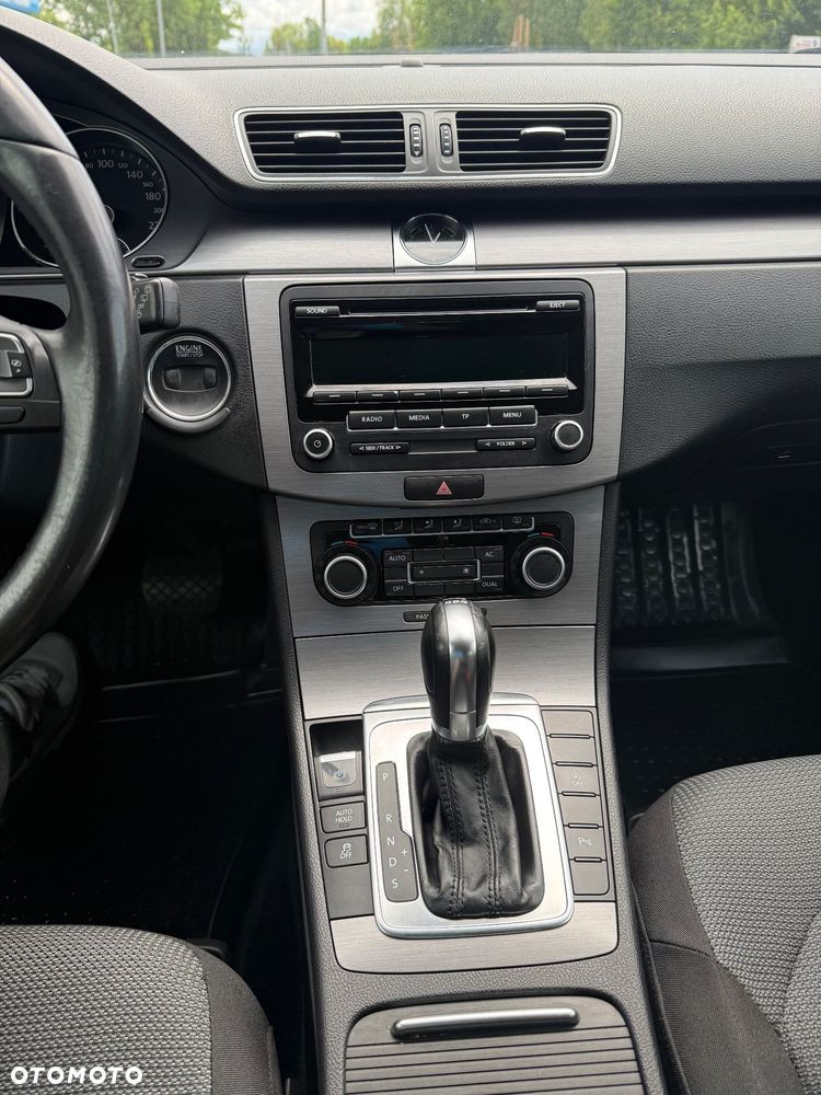 Volkswagen Passat 2.0 TDI DSG BlueMotion Technology Comfortline - 11