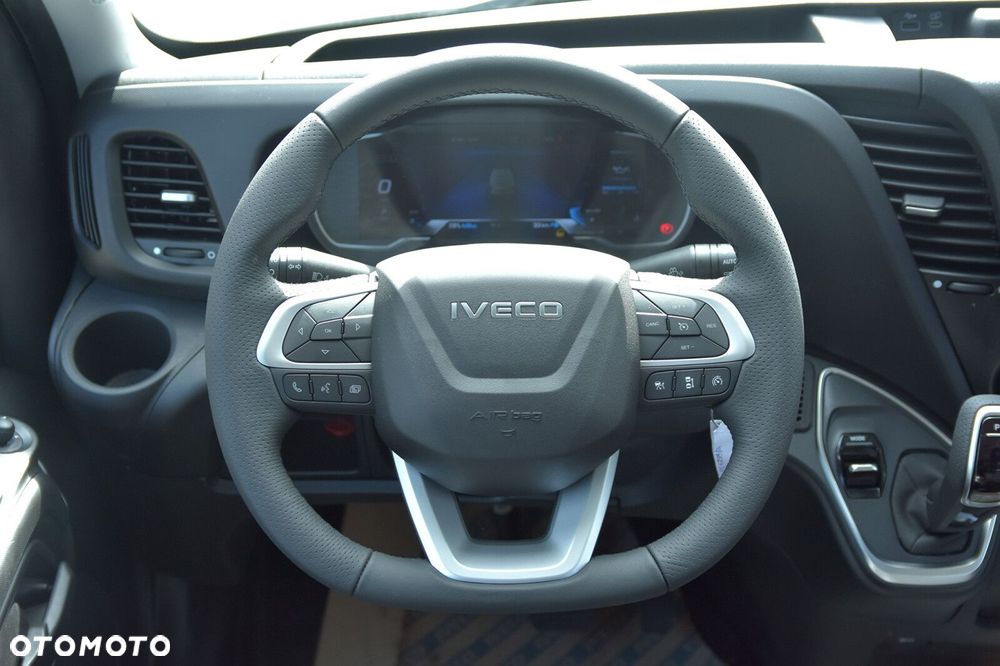 Iveco Daily Furgon Brygadówka | 35S18HA8V | Automat AT8 | Zabudowa 7 os - 29