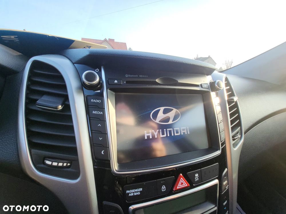 Hyundai i30 blue Kombi 1.6 CRDi Premium - 26