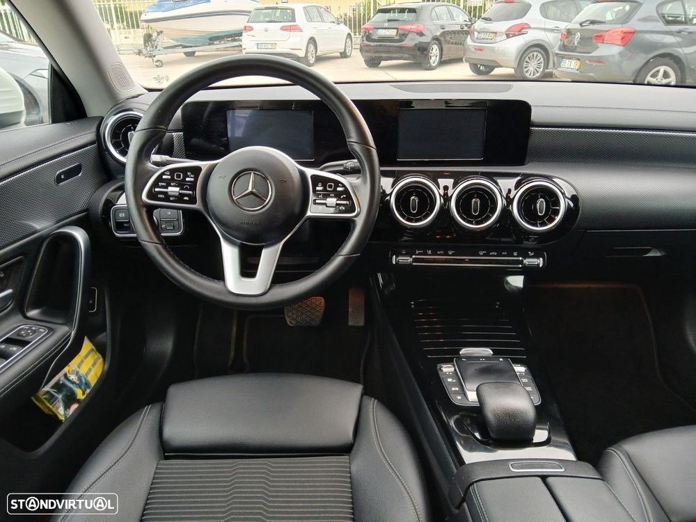 Mercedes-Benz CLA 250 e 8G-DCT - 14