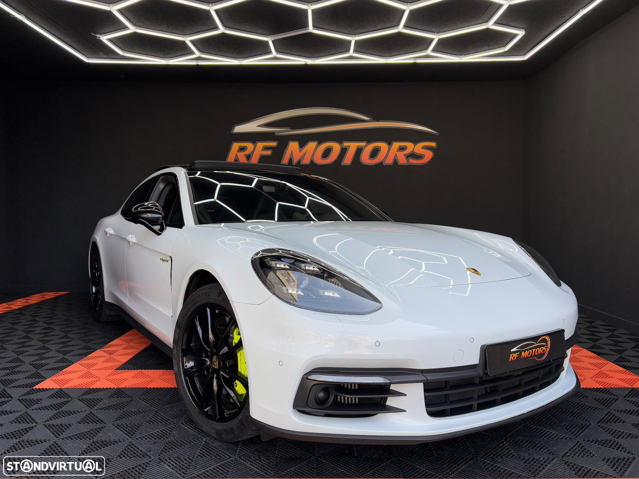 Porsche Panamera 4 E-Hybrid - 3