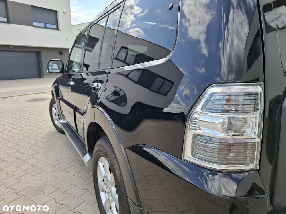 Mitsubishi Pajero - 11