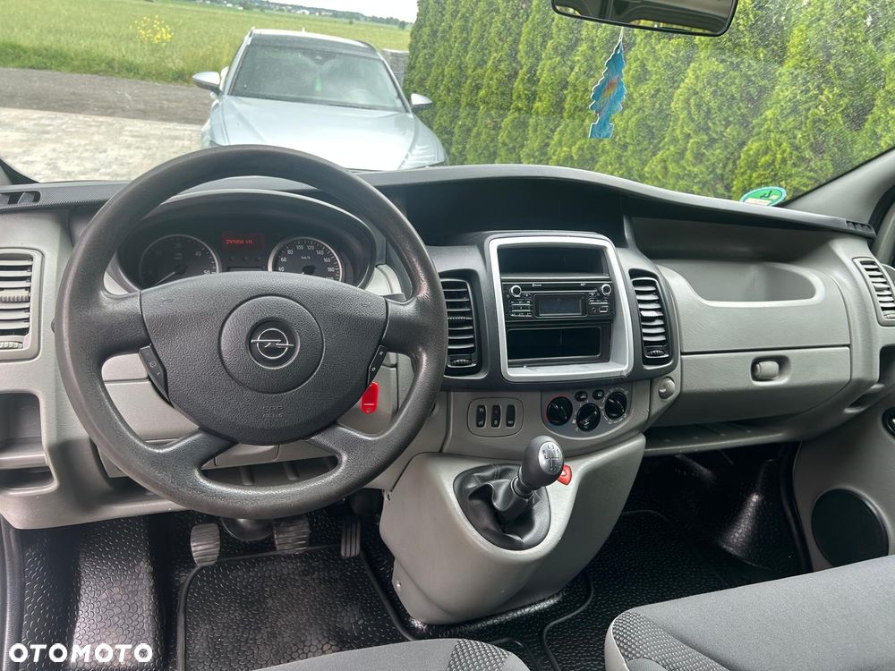 Opel Vivaro - 10