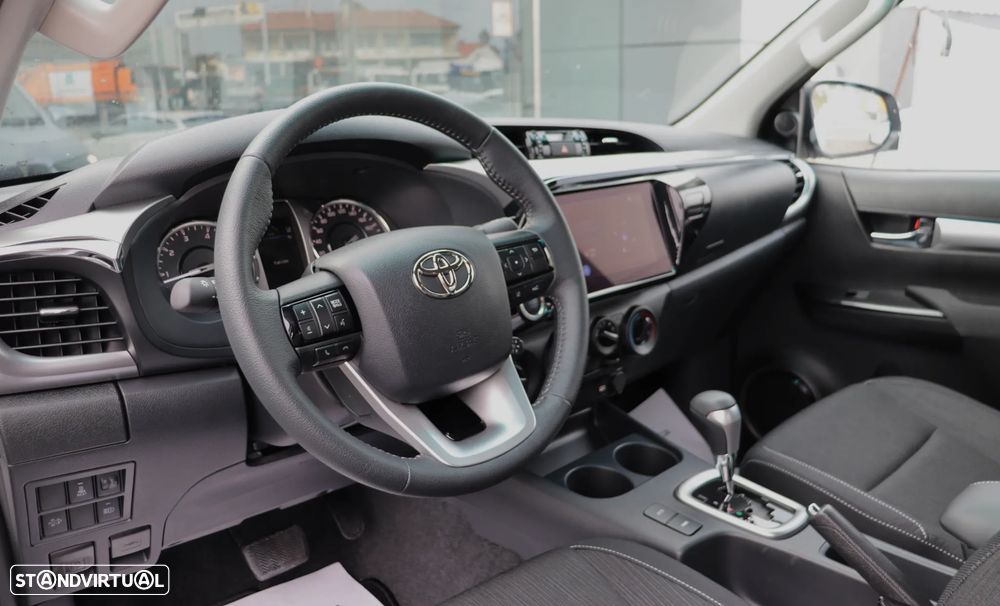 Toyota Hilux 2.4 D-4D 4WD CD CH Aut. - 10