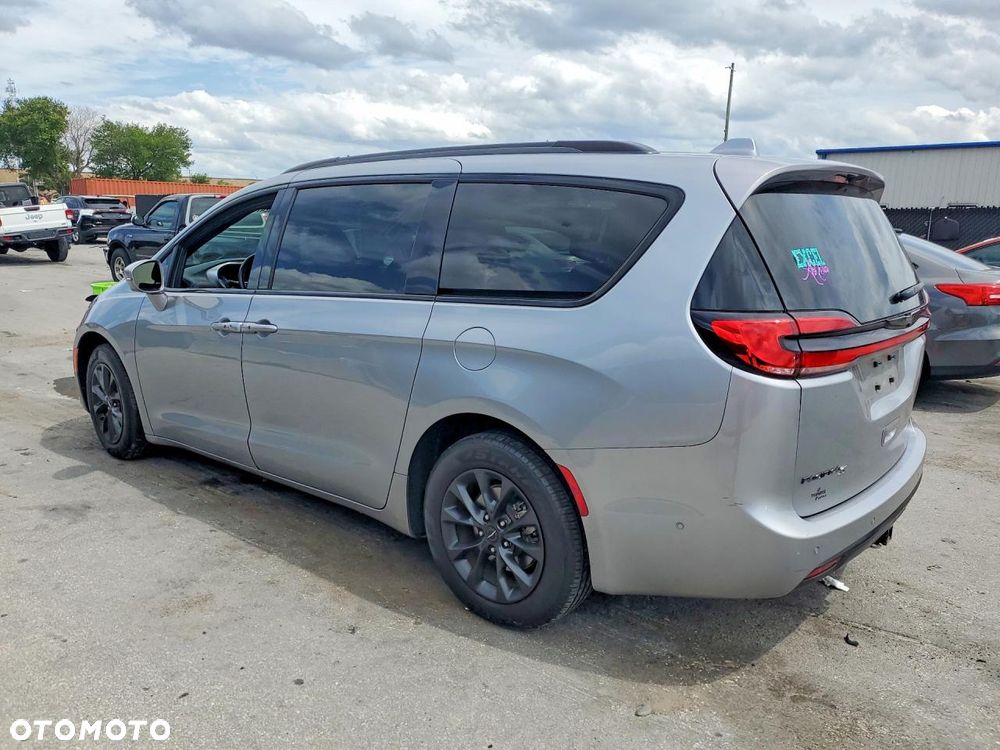 Chrysler Pacifica - 3