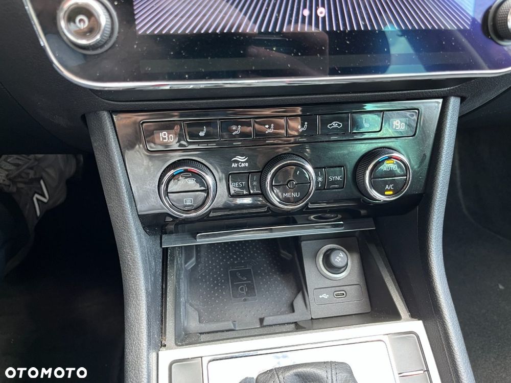 Skoda Superb 2.0 TDI DSG Style - 22