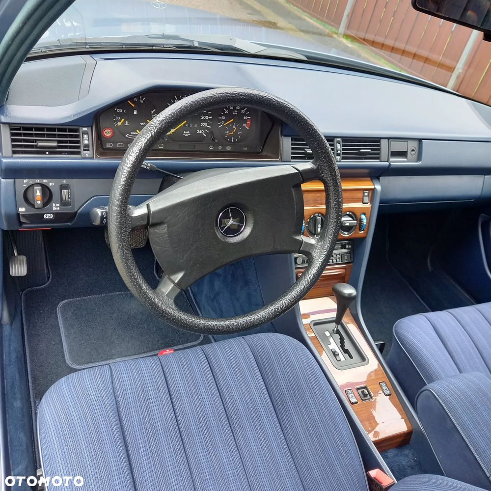 Mercedes-Benz W124 (1984-1993) - 11