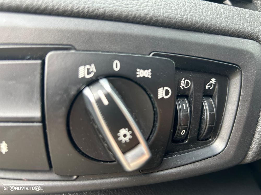 BMW 230xe Active Tourer - 18