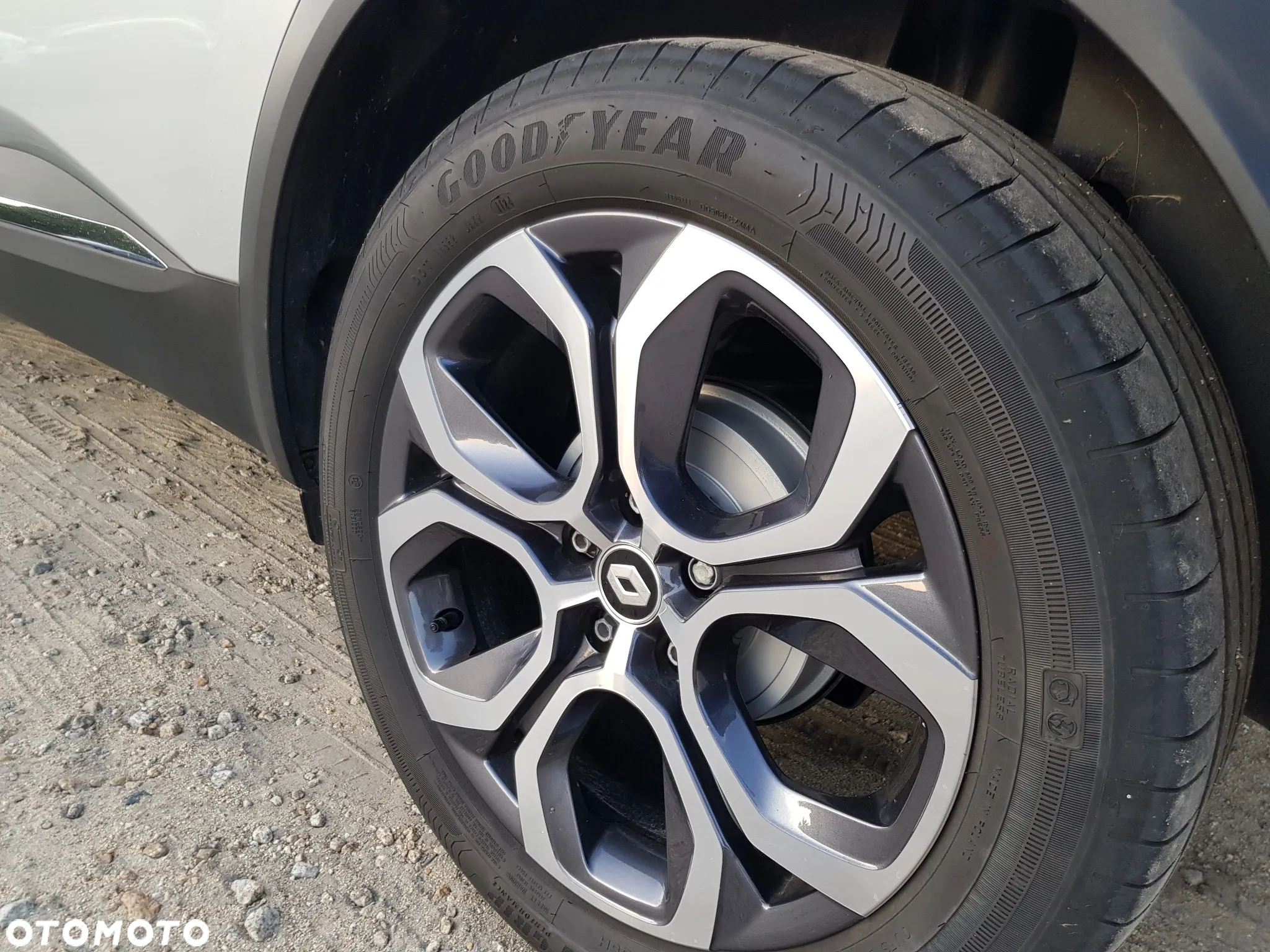 Renault Captur 1.3 TCe mHEV Techno EDC - 26