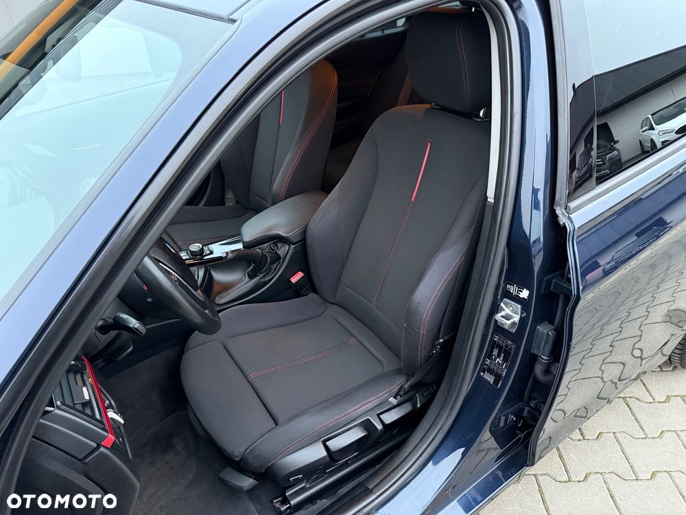 BMW Seria 3 320d DPF Edition Sport - 24