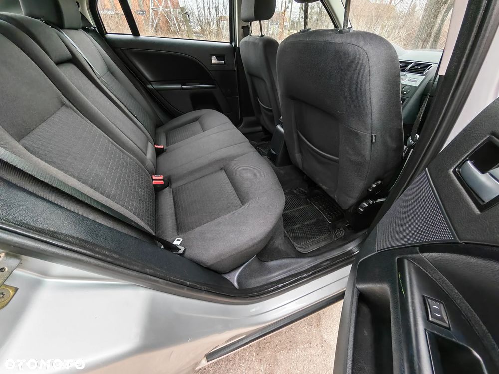 Ford Mondeo 1.8 Ghia X - 6