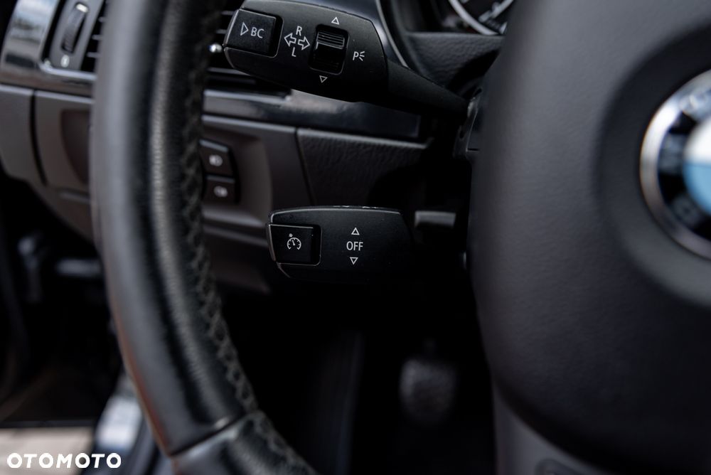 BMW Seria 3 318i - 26