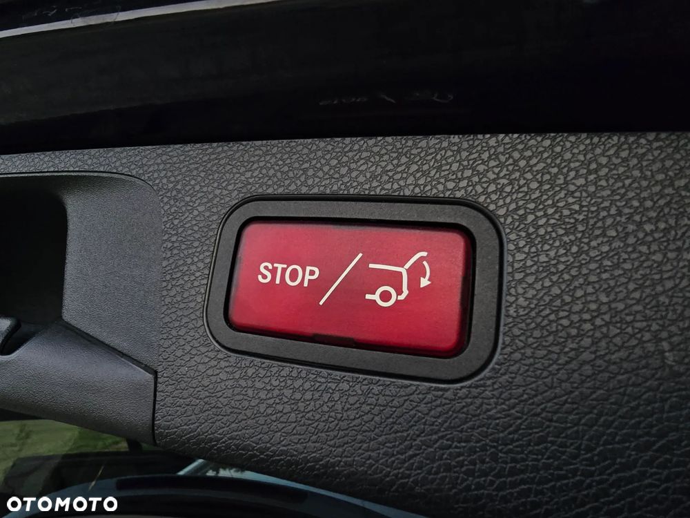 Mercedes-Benz Klasa E 220 d T 9G-TRONIC AMG Line - 20